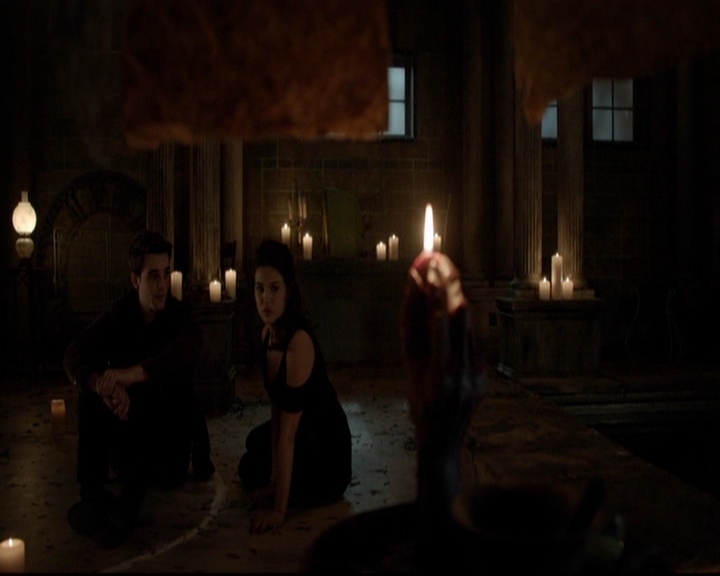 VampireDiariesWorld-dot-nl_TheOriginals_3x13HeartShapedBox1880.jpg