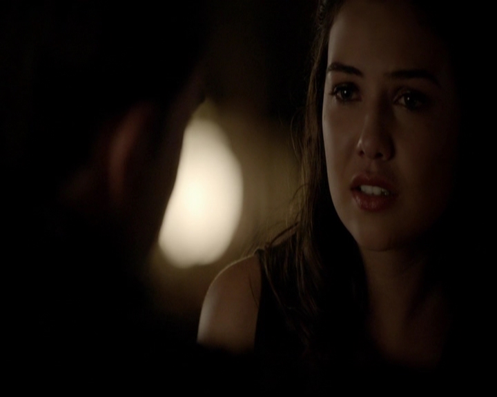 VampireDiariesWorld-dot-nl_TheOriginals_3x13HeartShapedBox1914.jpg