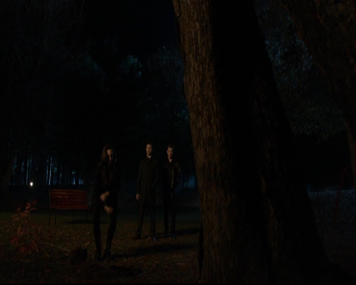 VampireDiariesWorld-dot-nl_TheOriginals_3x13HeartShapedBox1956.jpg