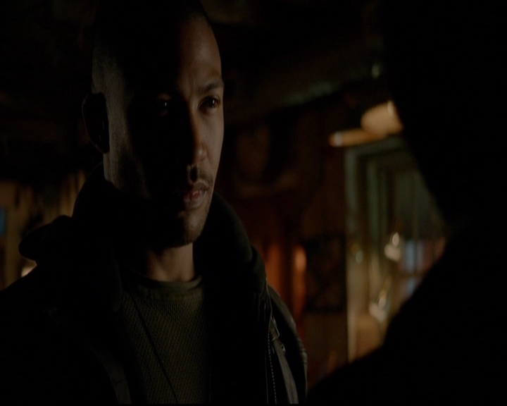 VampireDiariesWorld-dot-nl_TheOriginals_3x13HeartShapedBox2070.jpg