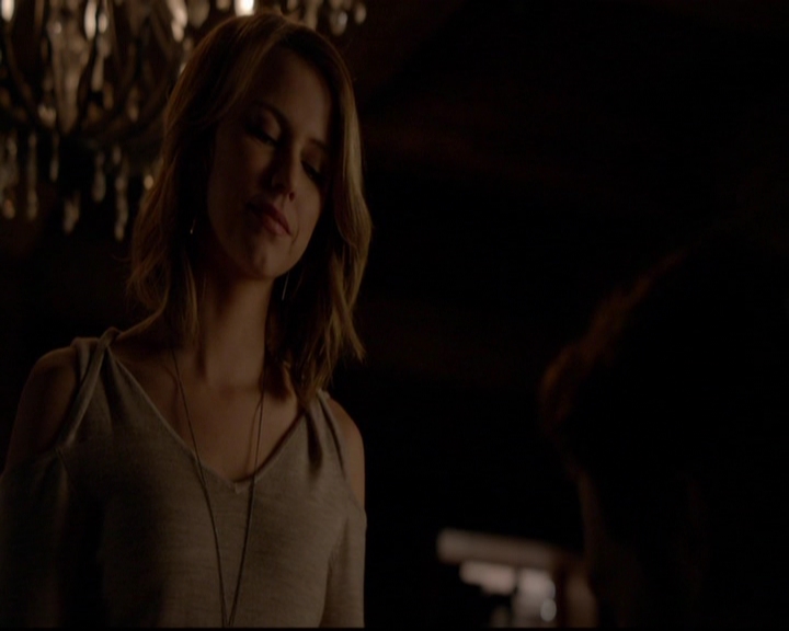 VampireDiariesWorld-dot-nl_TheOriginals_3x13HeartShapedBox2094.jpg