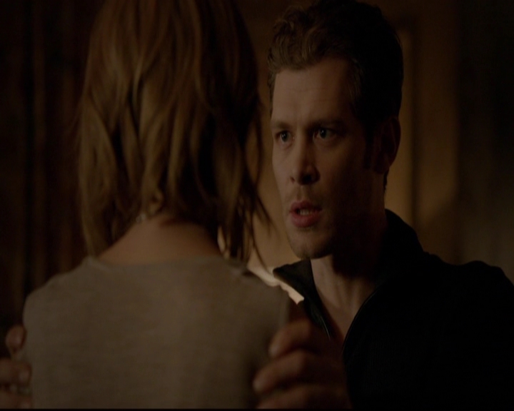 VampireDiariesWorld-dot-nl_TheOriginals_3x13HeartShapedBox2113.jpg