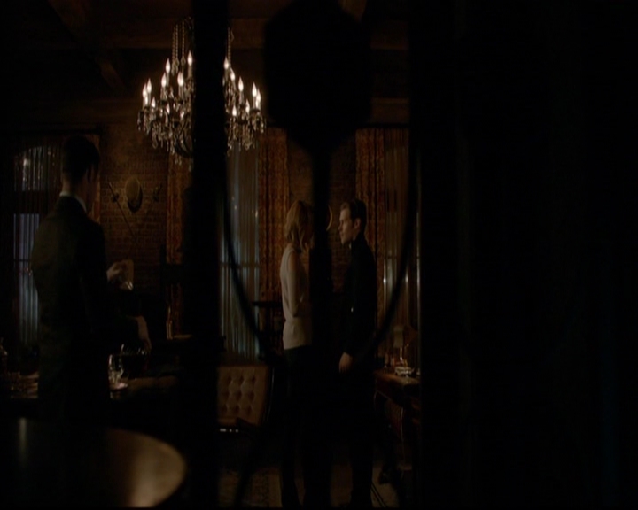 VampireDiariesWorld-dot-nl_TheOriginals_3x13HeartShapedBox2129.jpg