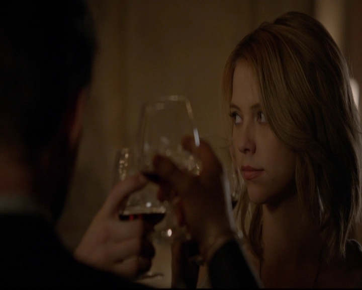 VampireDiariesWorld-dot-nl_TheOriginals_3x13HeartShapedBox2153.jpg