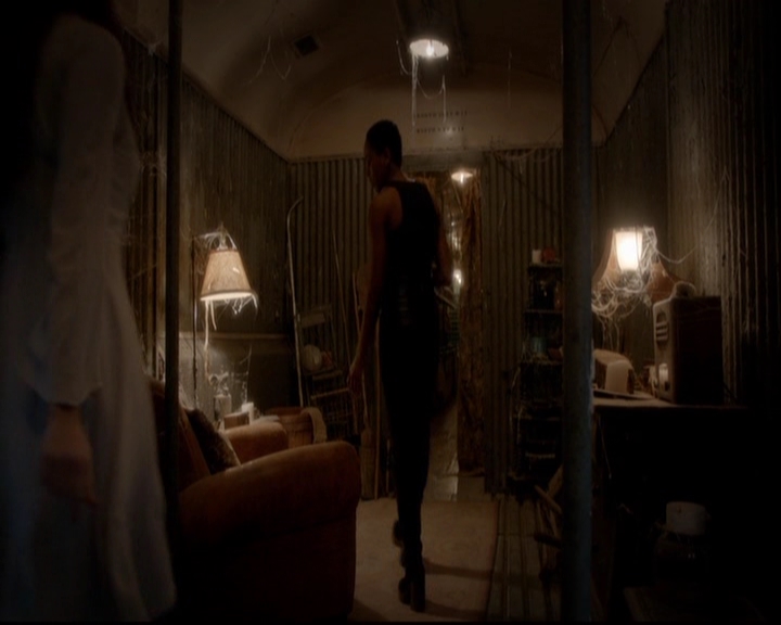 VampireDiariesWorld-dot-nl_TheOriginals_3x14AStreetcarNamedDesire0060.jpg