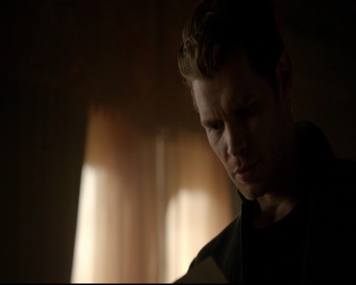 VampireDiariesWorld-dot-nl_TheOriginals_3x15AnOldFriendCalls0021.jpg