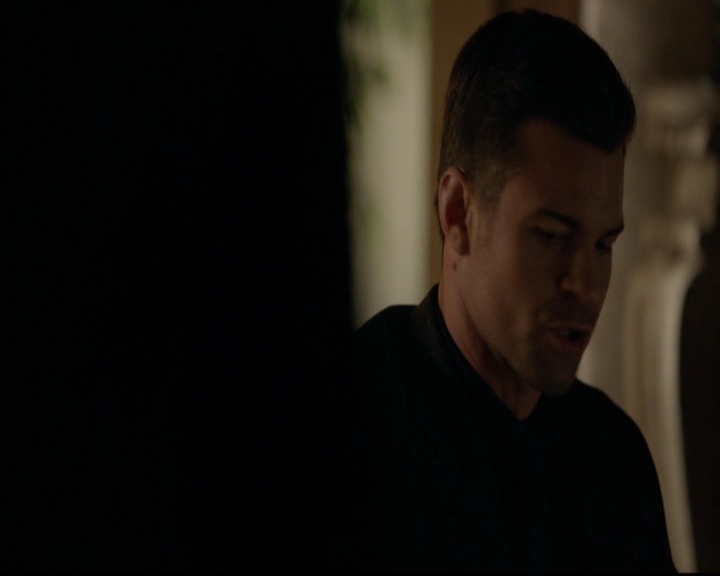 VampireDiariesWorld-dot-nl_TheOriginals_3x15AnOldFriendCalls0037.jpg