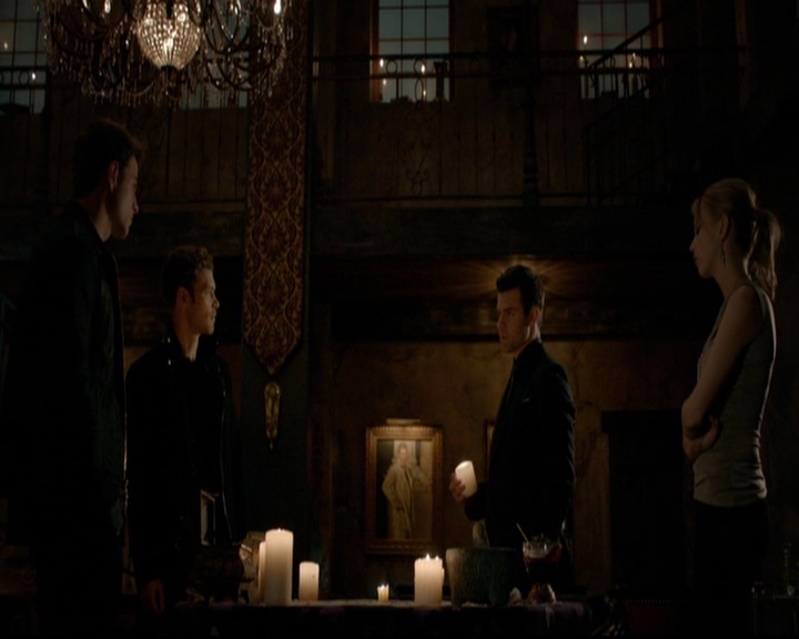 VampireDiariesWorld-dot-nl_TheOriginals_3x15AnOldFriendCalls1525.jpg