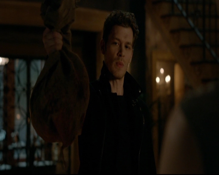VampireDiariesWorld-dot-nl_TheOriginals_3x15AnOldFriendCalls1566.jpg