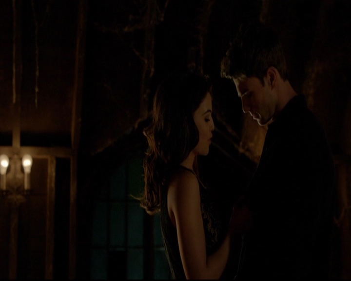 VampireDiariesWorld-dot-nl_TheOriginals_3x15AnOldFriendCalls1981.jpg