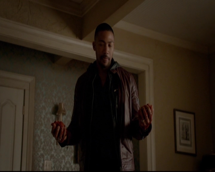 VampireDiariesWorld-dot-nl_TheOriginals_3x16AloneWithEverybody1211.jpg