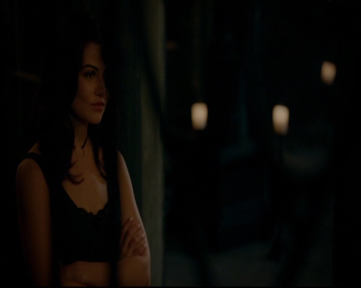 VampireDiariesWorld-dot-nl_TheOriginals_3x16AloneWithEverybody1526.jpg