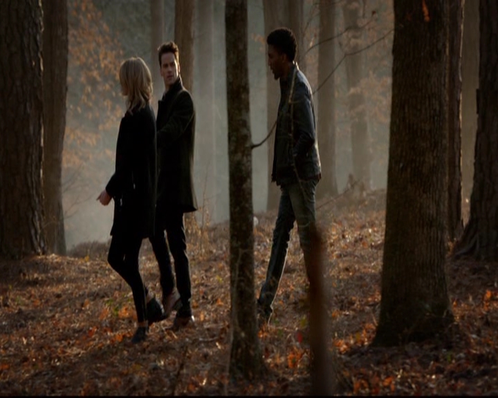 VampireDiariesWorld-dot-nl_TheOriginals_3x17BehindTheBlackHorizon0021.jpg