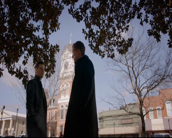 VampireDiariesWorld-dot-nl_TheOriginals_3x17BehindTheBlackHorizon0825.jpg