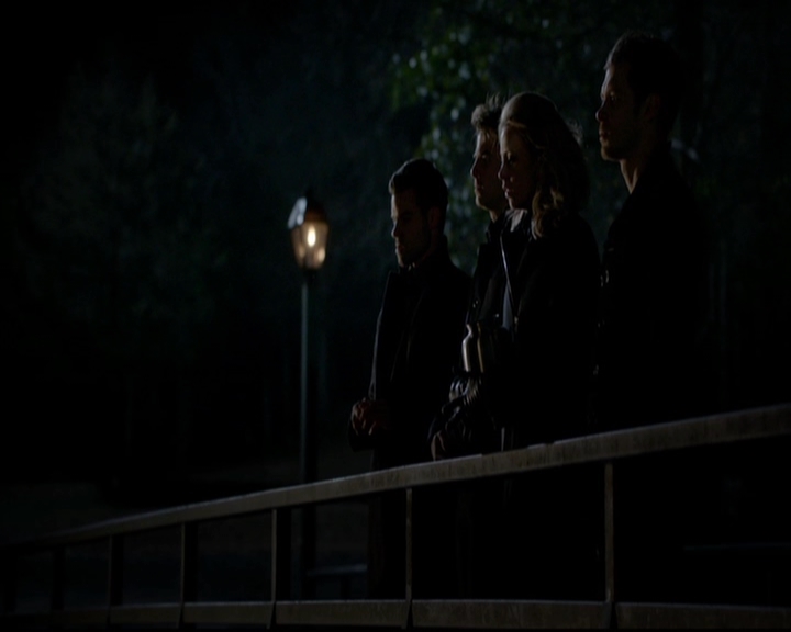 VampireDiariesWorld-dot-nl_TheOriginals_3x17BehindTheBlackHorizon1991.jpg VampireDiariesWorld-dot-nl_TheOriginals_3x17BehindTheBlackHorizon1991.jpg