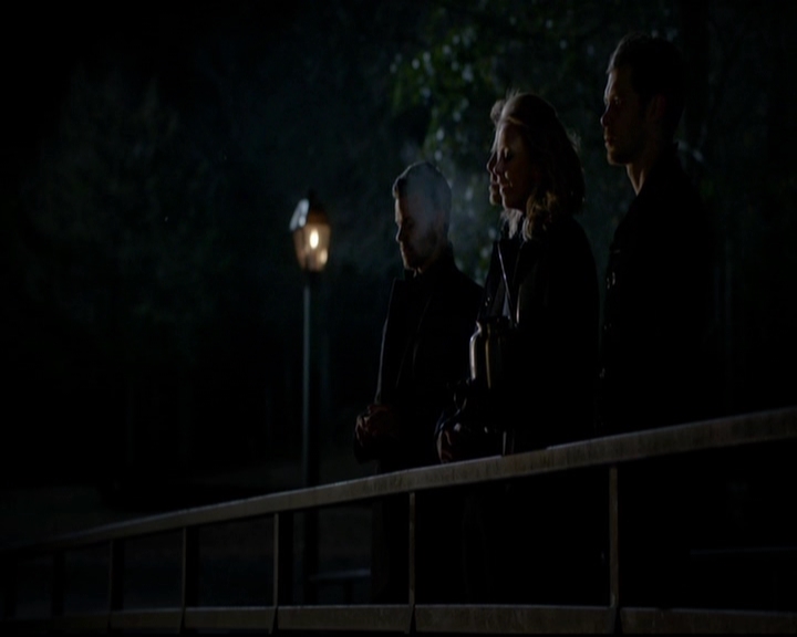VampireDiariesWorld-dot-nl_TheOriginals_3x17BehindTheBlackHorizon1993.jpg VampireDiariesWorld-dot-nl_TheOriginals_3x17BehindTheBlackHorizon1993.jpg