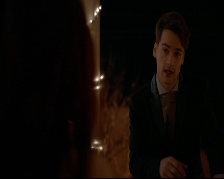 VampireDiariesWorld-dot-nl_TheOriginals_3x18TheDevilComesHereAndSighs0036.jpg