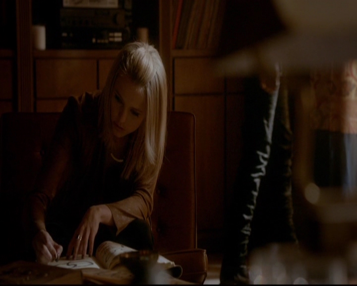 VampireDiariesWorld-dot-nl_TheOriginals_3x18TheDevilComesHereAndSighs0191.jpg