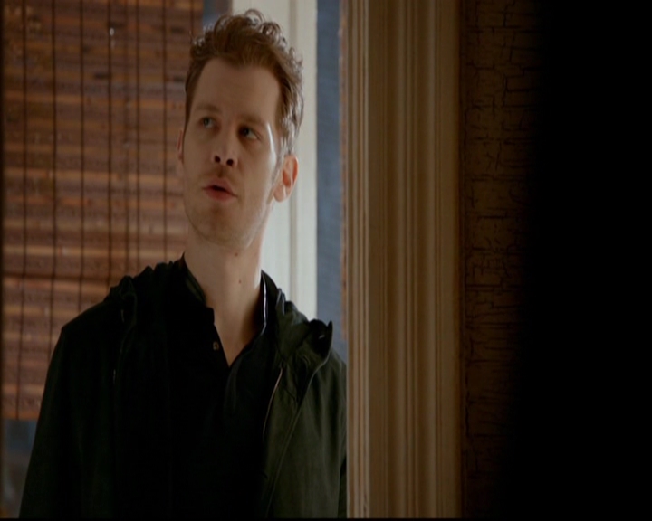 VampireDiariesWorld-dot-nl_TheOriginals_3x18TheDevilComesHereAndSighs0305.jpg