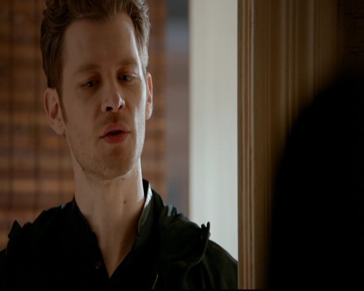 VampireDiariesWorld-dot-nl_TheOriginals_3x18TheDevilComesHereAndSighs0323.jpg