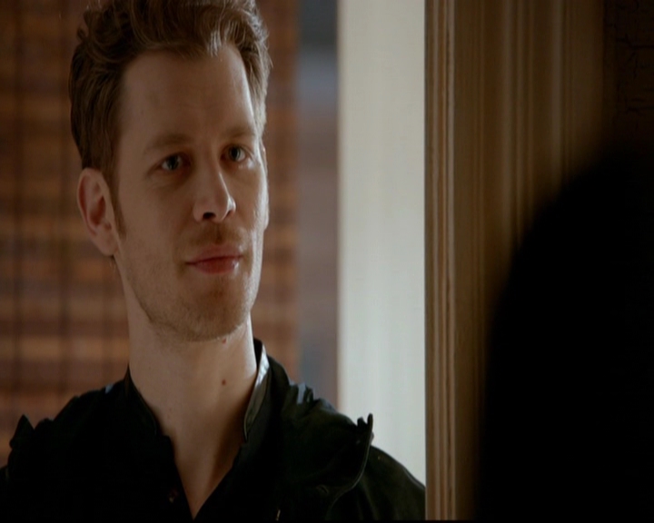 VampireDiariesWorld-dot-nl_TheOriginals_3x18TheDevilComesHereAndSighs0325.jpg