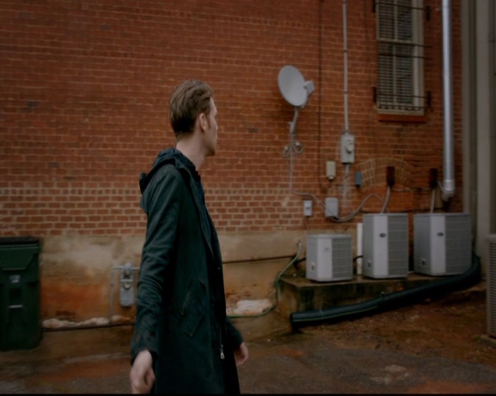 VampireDiariesWorld-dot-nl_TheOriginals_3x18TheDevilComesHereAndSighs0387.jpg