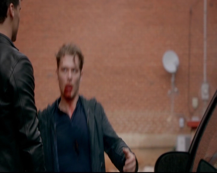 VampireDiariesWorld-dot-nl_TheOriginals_3x18TheDevilComesHereAndSighs0461.jpg