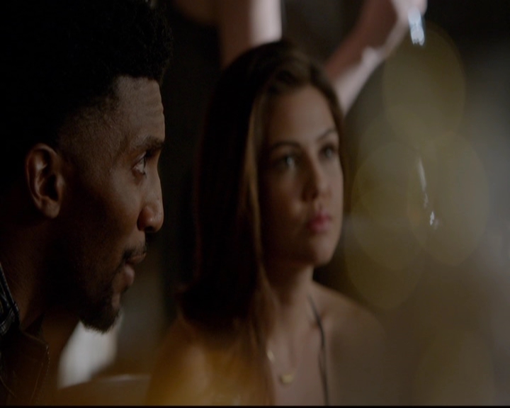 VampireDiariesWorld-dot-nl_TheOriginals_3x18TheDevilComesHereAndSighs0492.jpg