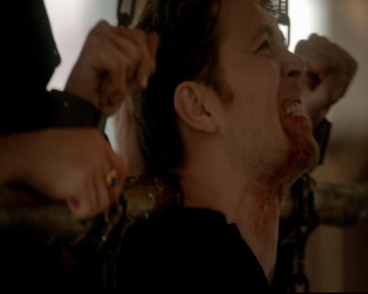VampireDiariesWorld-dot-nl_TheOriginals_3x18TheDevilComesHereAndSighs0681.jpg