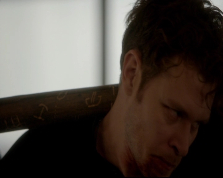 VampireDiariesWorld-dot-nl_TheOriginals_3x18TheDevilComesHereAndSighs0688.jpg