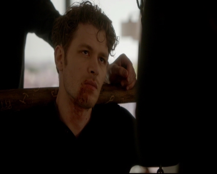 VampireDiariesWorld-dot-nl_TheOriginals_3x18TheDevilComesHereAndSighs0703.jpg