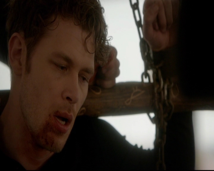 VampireDiariesWorld-dot-nl_TheOriginals_3x18TheDevilComesHereAndSighs0713.jpg