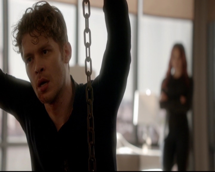 VampireDiariesWorld-dot-nl_TheOriginals_3x18TheDevilComesHereAndSighs0895.jpg