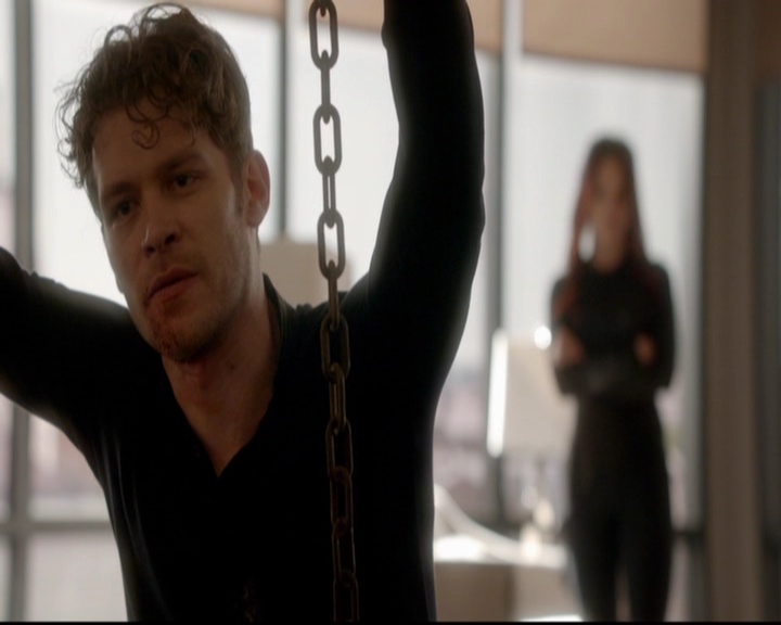 VampireDiariesWorld-dot-nl_TheOriginals_3x18TheDevilComesHereAndSighs0897.jpg