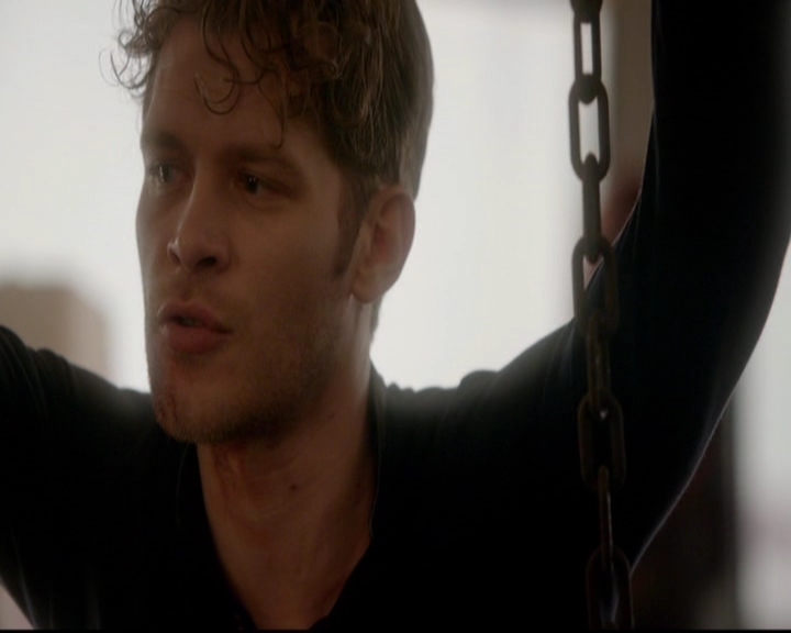 VampireDiariesWorld-dot-nl_TheOriginals_3x18TheDevilComesHereAndSighs0903.jpg