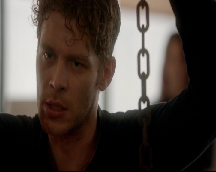 VampireDiariesWorld-dot-nl_TheOriginals_3x18TheDevilComesHereAndSighs0911.jpg