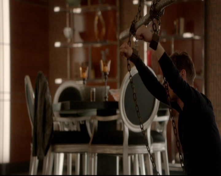 VampireDiariesWorld-dot-nl_TheOriginals_3x18TheDevilComesHereAndSighs0914.jpg