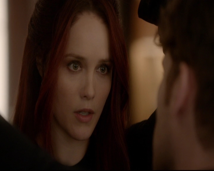 VampireDiariesWorld-dot-nl_TheOriginals_3x18TheDevilComesHereAndSighs0923.jpg