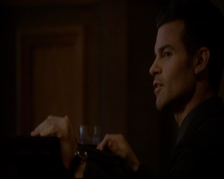 VampireDiariesWorld-dot-nl_TheOriginals_3x18TheDevilComesHereAndSighs1274.jpg