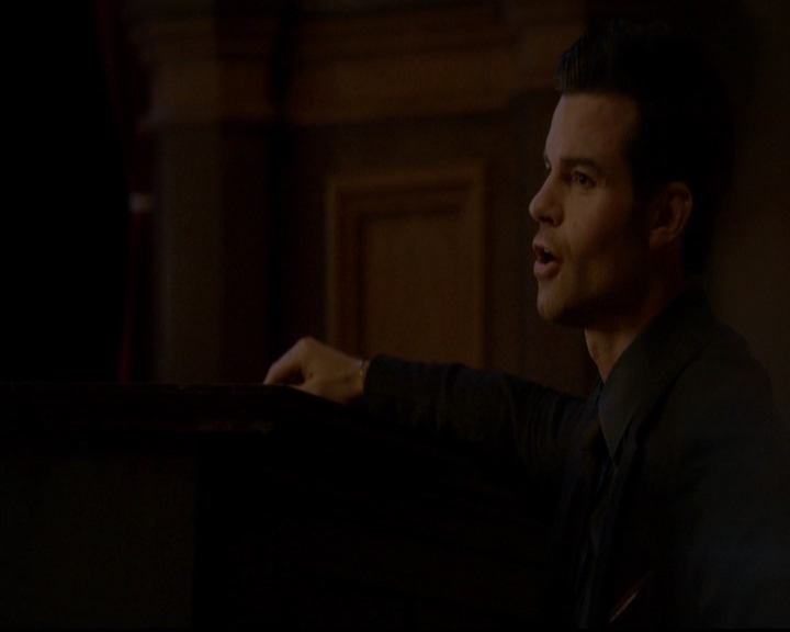 VampireDiariesWorld-dot-nl_TheOriginals_3x18TheDevilComesHereAndSighs1299.jpg