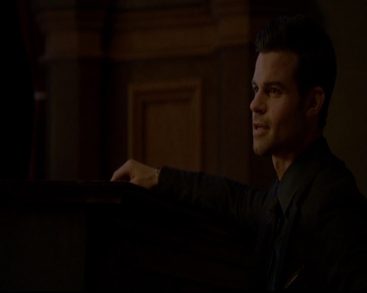 VampireDiariesWorld-dot-nl_TheOriginals_3x18TheDevilComesHereAndSighs1301.jpg