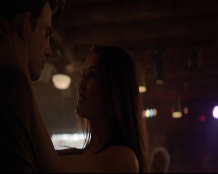 VampireDiariesWorld-dot-nl_TheOriginals_3x18TheDevilComesHereAndSighs1334.jpg