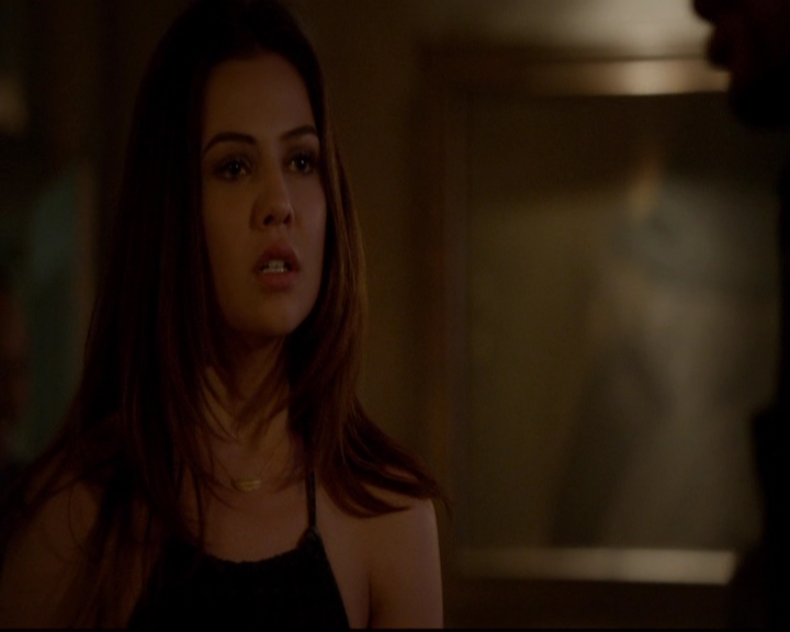 VampireDiariesWorld-dot-nl_TheOriginals_3x18TheDevilComesHereAndSighs1376.jpg