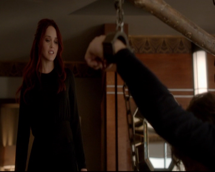 VampireDiariesWorld-dot-nl_TheOriginals_3x18TheDevilComesHereAndSighs1437.jpg