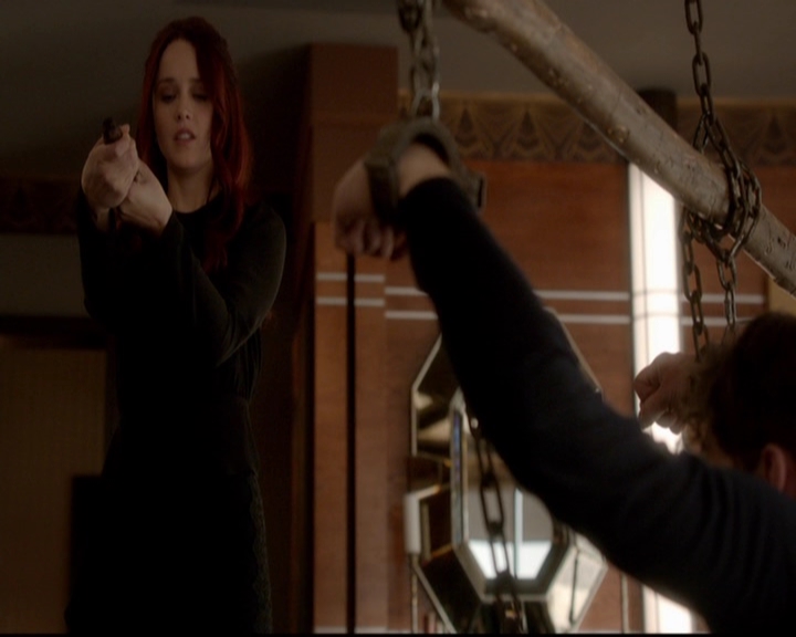 VampireDiariesWorld-dot-nl_TheOriginals_3x18TheDevilComesHereAndSighs1462.jpg