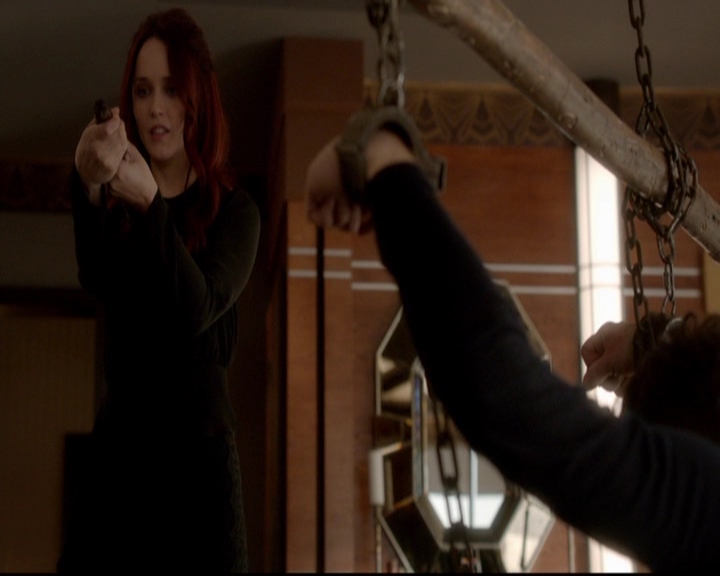 VampireDiariesWorld-dot-nl_TheOriginals_3x18TheDevilComesHereAndSighs1463.jpg