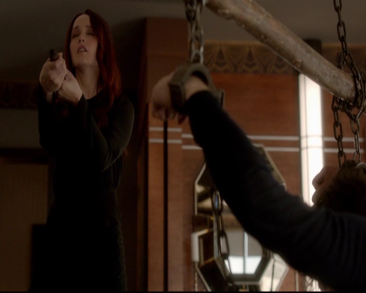 VampireDiariesWorld-dot-nl_TheOriginals_3x18TheDevilComesHereAndSighs1465.jpg
