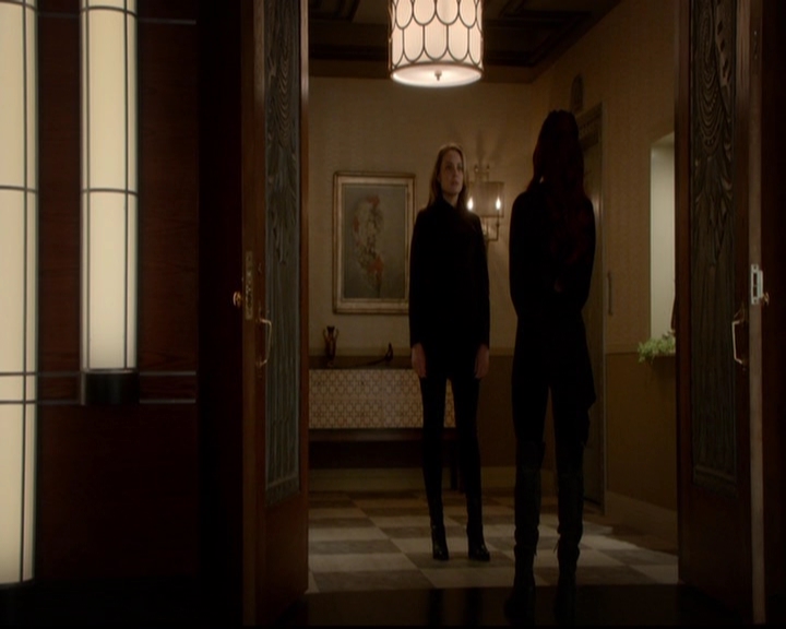 VampireDiariesWorld-dot-nl_TheOriginals_3x18TheDevilComesHereAndSighs1495.jpg