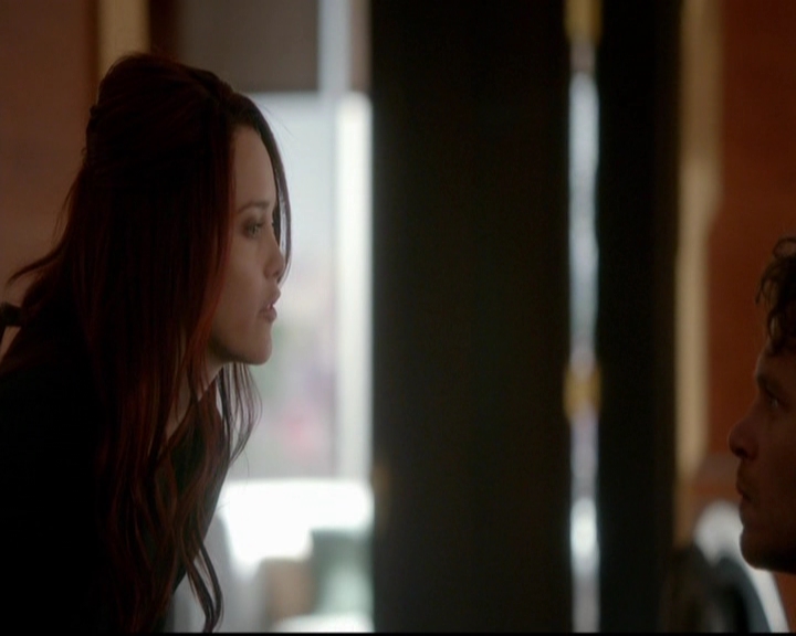 VampireDiariesWorld-dot-nl_TheOriginals_3x18TheDevilComesHereAndSighs1818.jpg