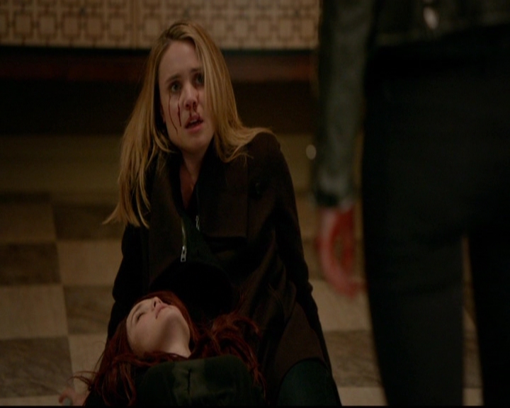 VampireDiariesWorld-dot-nl_TheOriginals_3x18TheDevilComesHereAndSighs1927.jpg